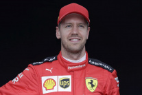 Nemecký jazdec F1 Sebastian Vettel z tímu Ferrari