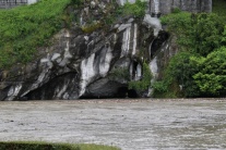 Zaplavená jaskyňa v Lurdoch 