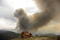 Ničivý lesný požiar v americkom Colorade 