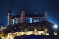 rozsvietený Bratislavský hrad