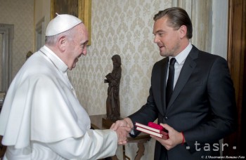 VIDEO: Herec DiCaprio sa stretol s pápežom: Neuveríte, o čom hovorili