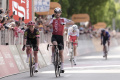 Giro: V piatej zvlnenej etape uspel únik, vyhral Thomas