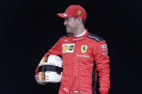 Nemecký jazdec F1 Sebastian Vettel z tímu Ferrari