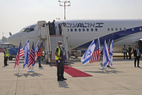 Prvý komerčný let z Izraela do SAE