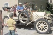 Výstava historických vozidiel