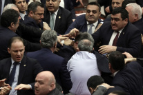 Bitka v tureckom parlamente