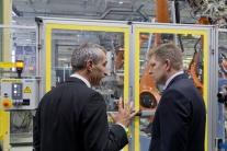 Robert Fico otvoril novú karosáreň vo Volkswagene