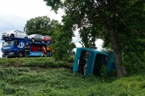 Zrážka autobusu a auta v okrese Michalovce