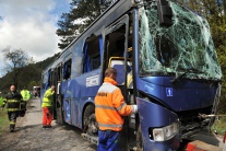 Nehoda autobusu v Rajeckých Tepliciach