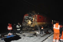 Zrážka vlaku s posypovým autom