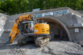 VIDEO: Začali sa práce na razení tunela Okruhliak