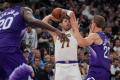 Lakers zdolali Utah 132:123 a sú naďalej bez prehry, skvelý Dončič