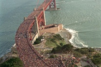 Slávny kalifornský most Golden Gate oslavuje 75 ro