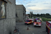 požiar hasiči rómska osada Sačurov Rómovia 