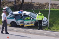 nehoda, policajné auto
