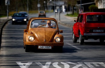Prvý bio automobil na svete? Volkswagen Beetle vyrobený z dreva