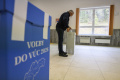 V Handlovej preverujú podnet, volič mal dostať vybodkovaný lístok