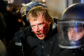 Počas protestov mladých ľudí v Nemecku použila polícia aj vodné delo