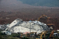 Masívny bahenný zosuv zničil priemyselný park v Čí