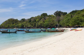 Hriešne Thajsko ponúka krásne pláže aj nákupný raj