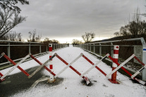 Rakúsko zatvorilo menšie hraničné priechody