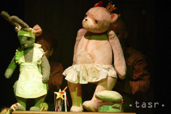 Bratislavské bábkové divadlo ponúka školám záznamy predstavení online