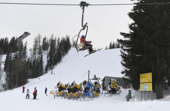 Pre lyžiarov funguje okolo 90 stredísk, podmienky naďalej tešia