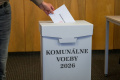 Takmer všetky volebné miestnosti otvorili načas